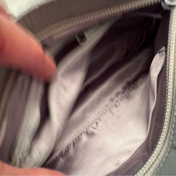 Grey Metal Mesh Evening Bag w/metal handle EYE CATCHIING! Satin interior - Picture 13 of 15